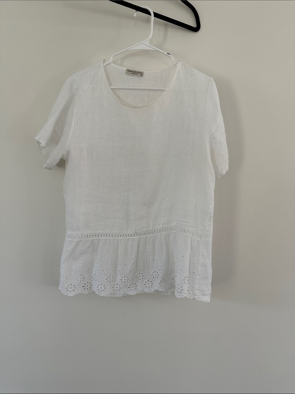 White Eyelet Hem Linen Blend Top - Unknown Brand